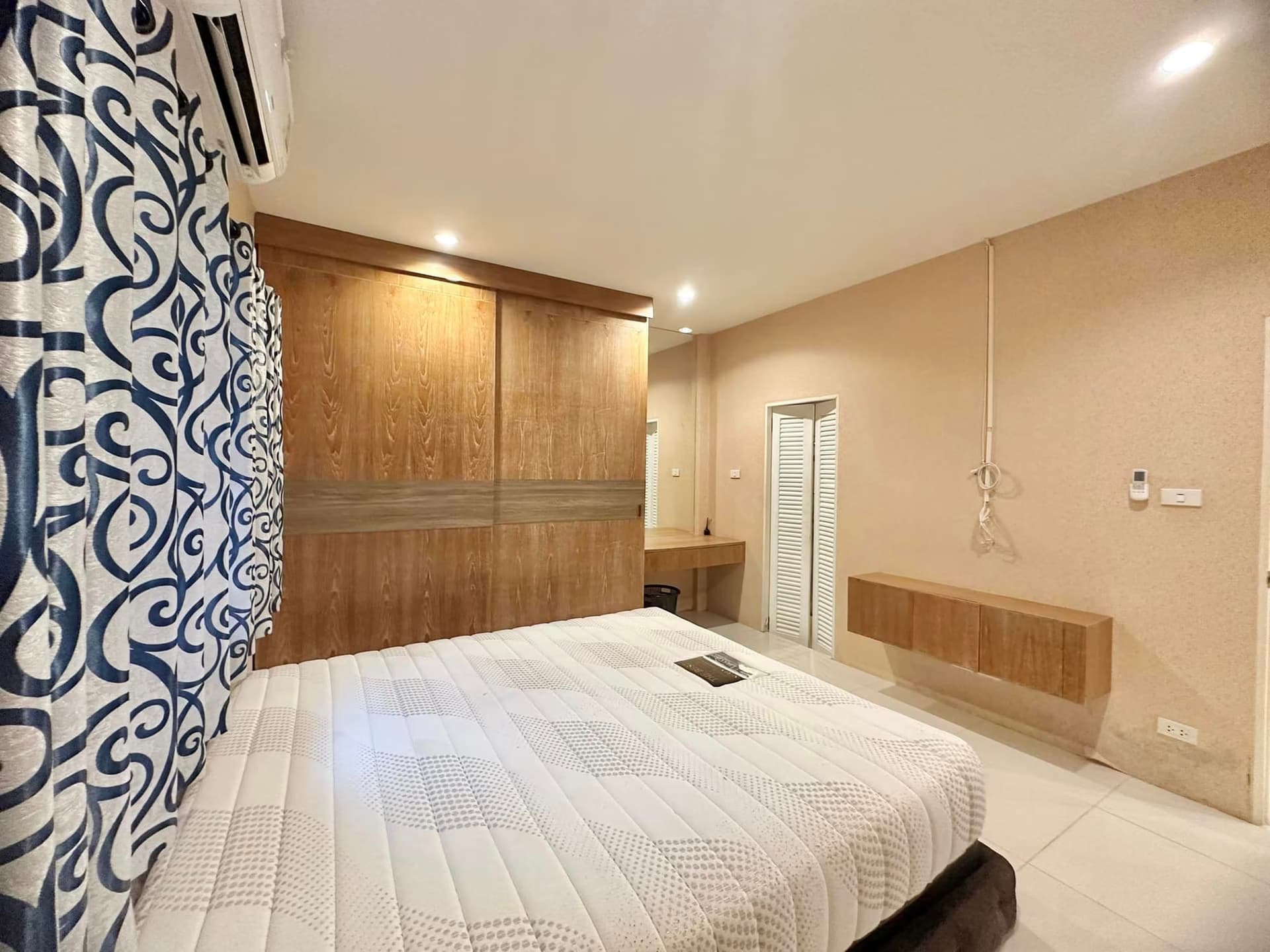 2 Bedroom House - Image 8