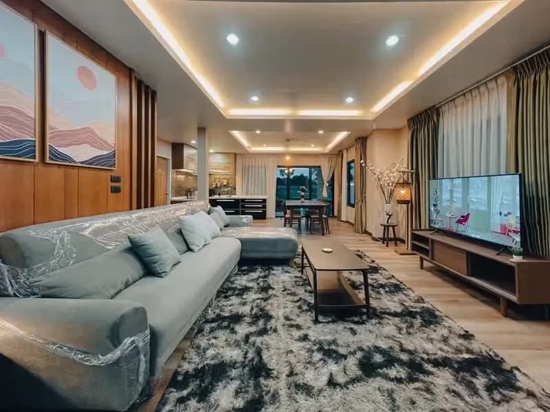 5 Bedroom House