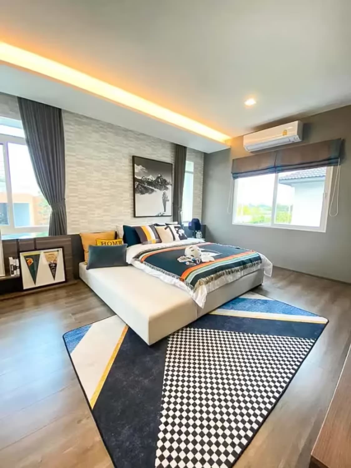 4 Bedroom House - Image 1