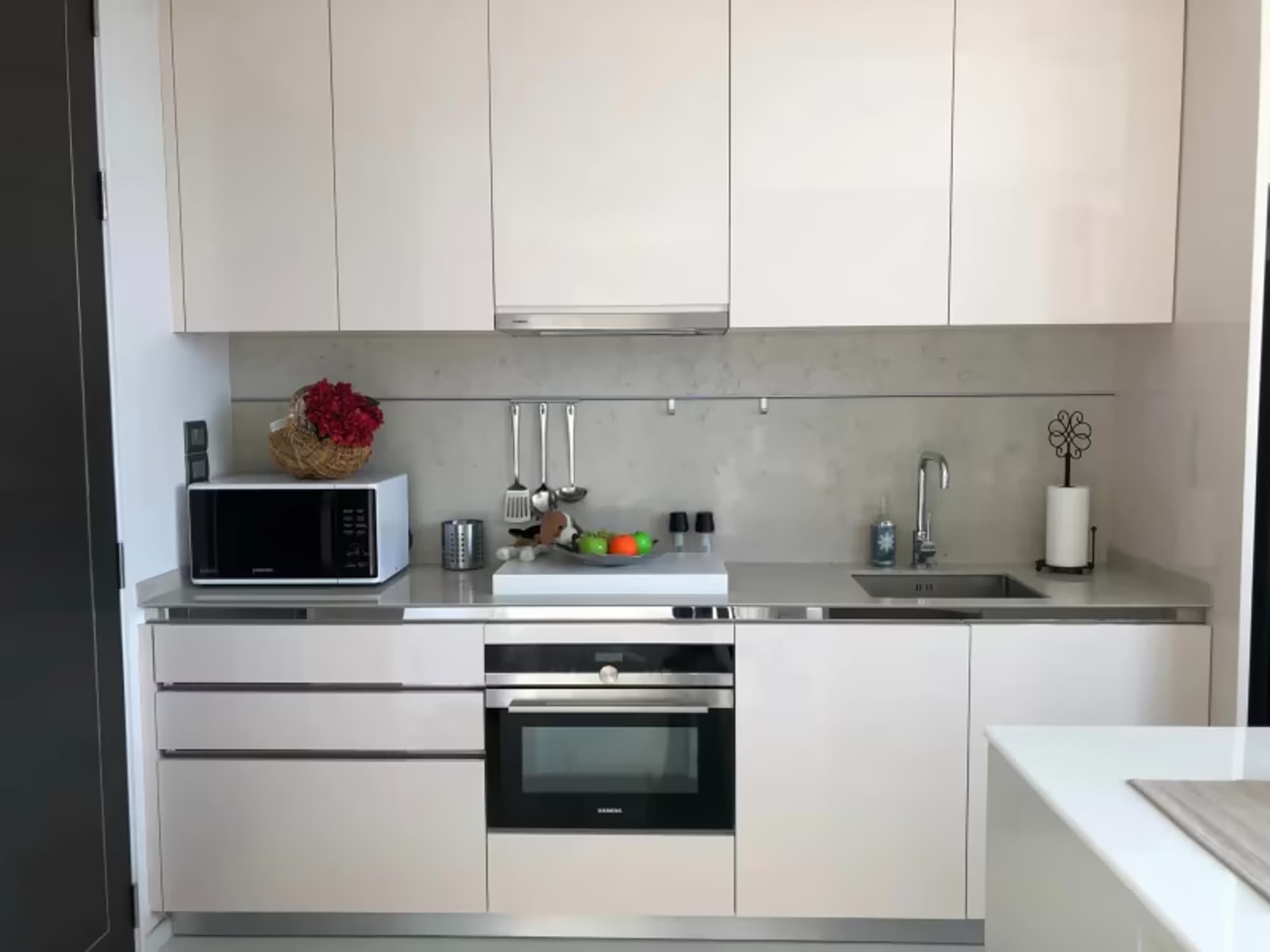 1 Bedroom Condo - Image 1
