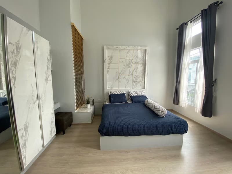 3 Bed Townhouse for Rent in Bang Phli