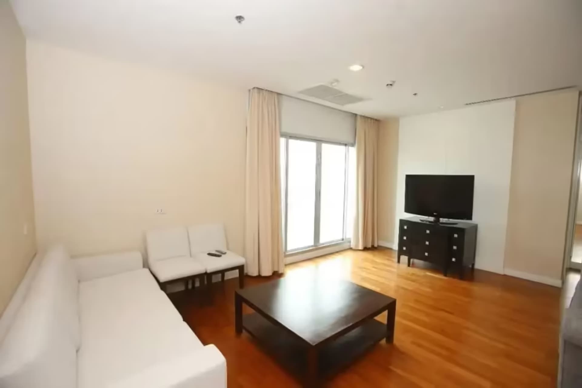 4 Bedroom Condo - Image 4