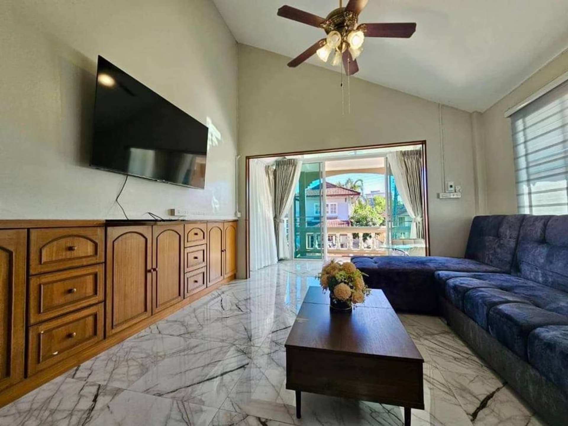  - Image 3