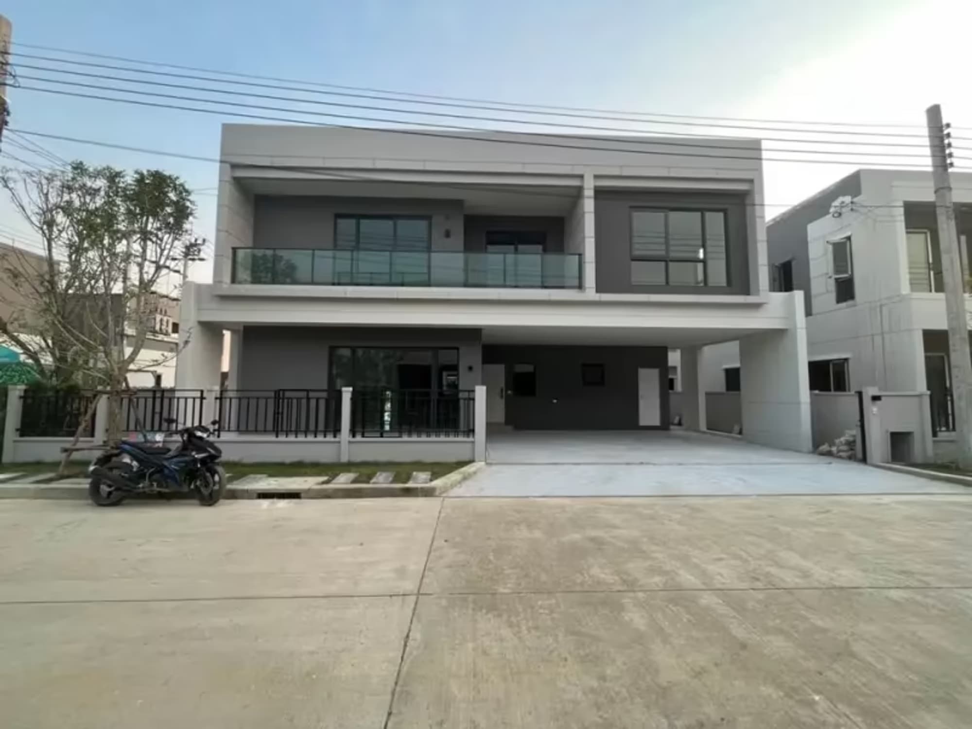 4 Bedroom House - Image 3