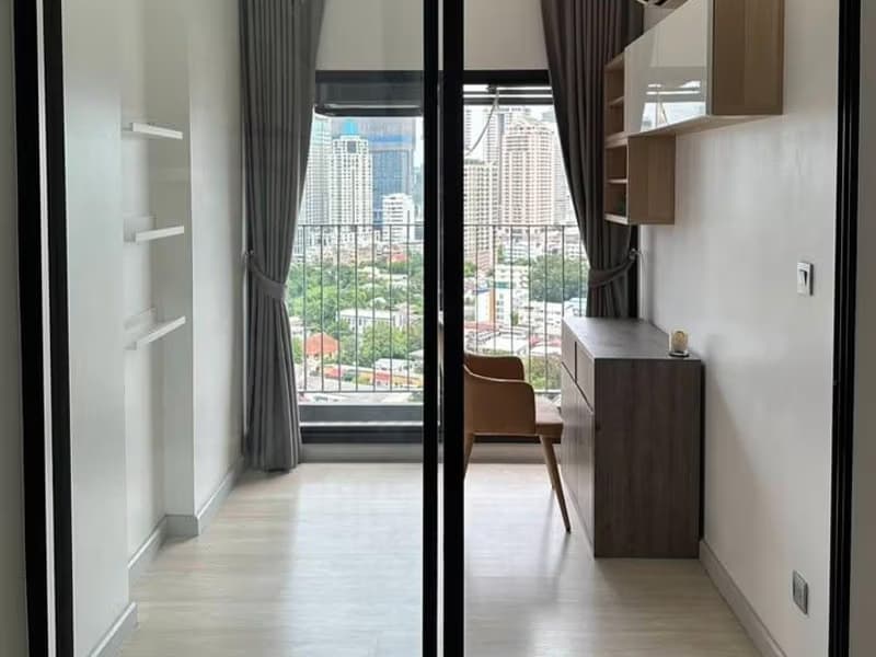 1 Bedroom Condo