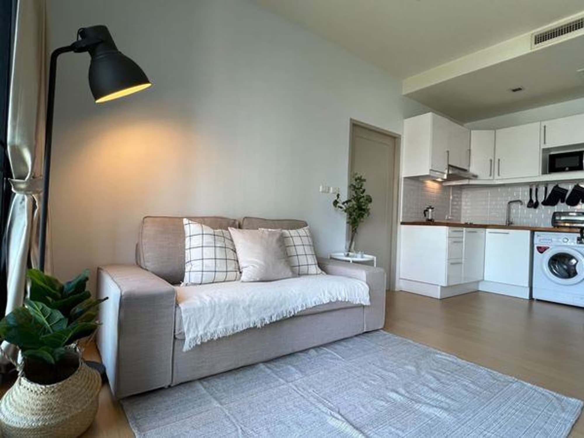 Condo for Rent at Noble Reveal - Image 6