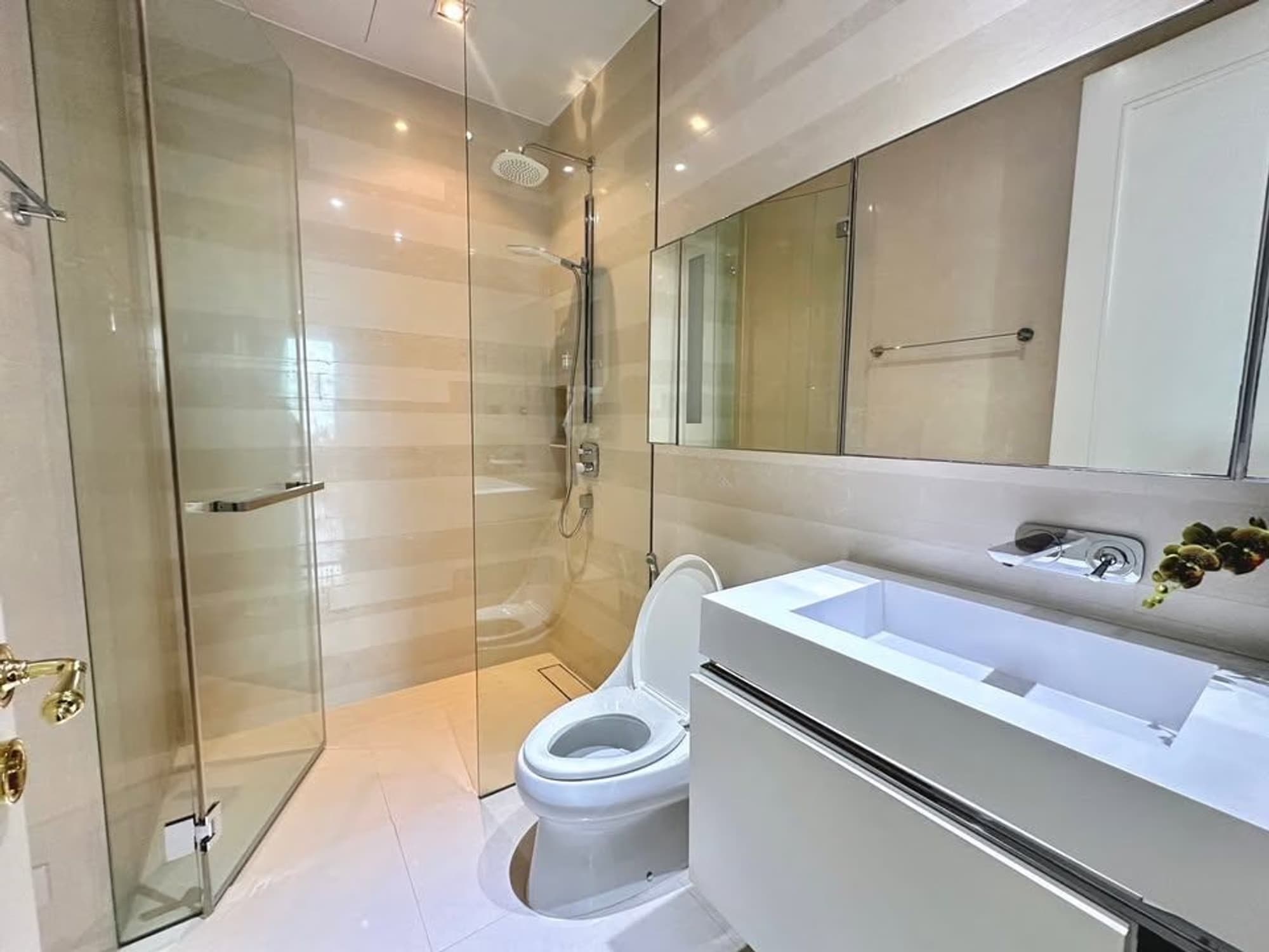 3 Bed Condo for Rent in Watthana - Image 10