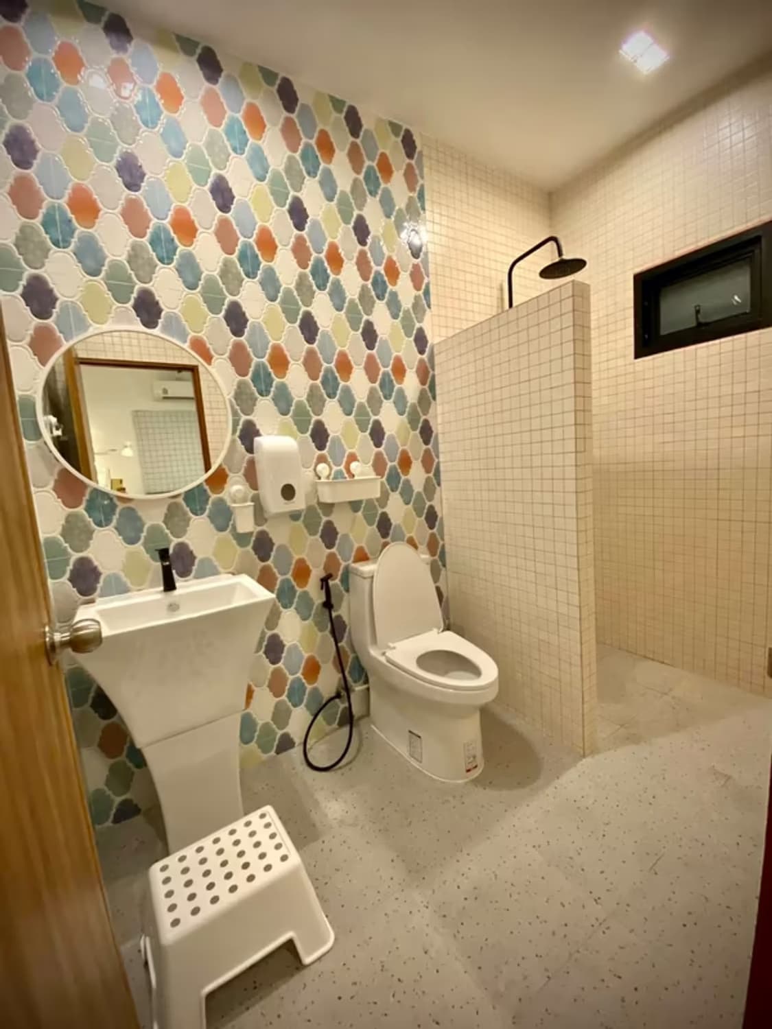 5 Bedroom House - Image 1