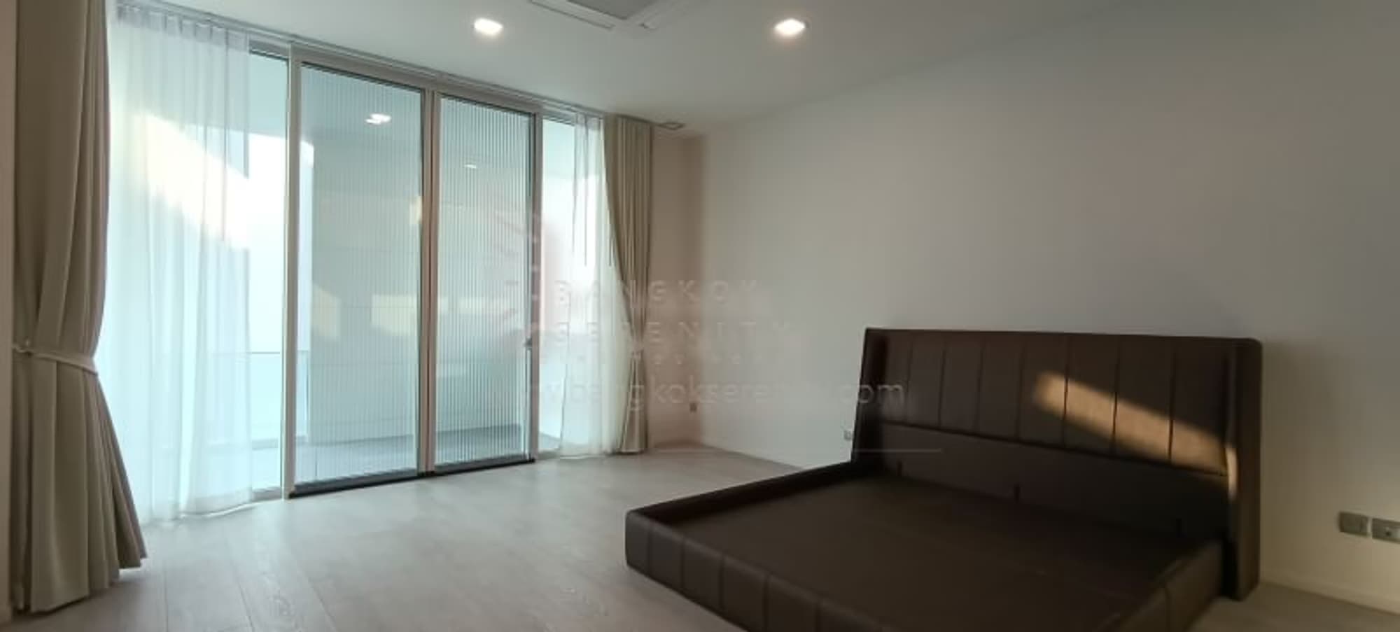 4 Bed Condo for Rent in Bang Phli, Samut Prakan - Image 7