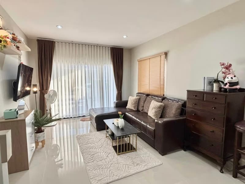 4 Bed House for Rent in Saraphi