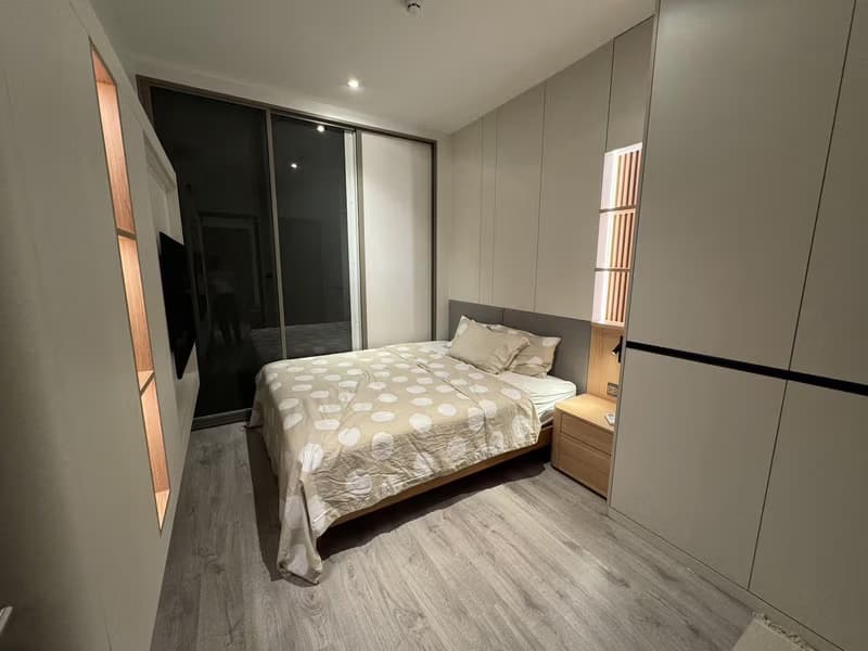 1 Bedroom Condo