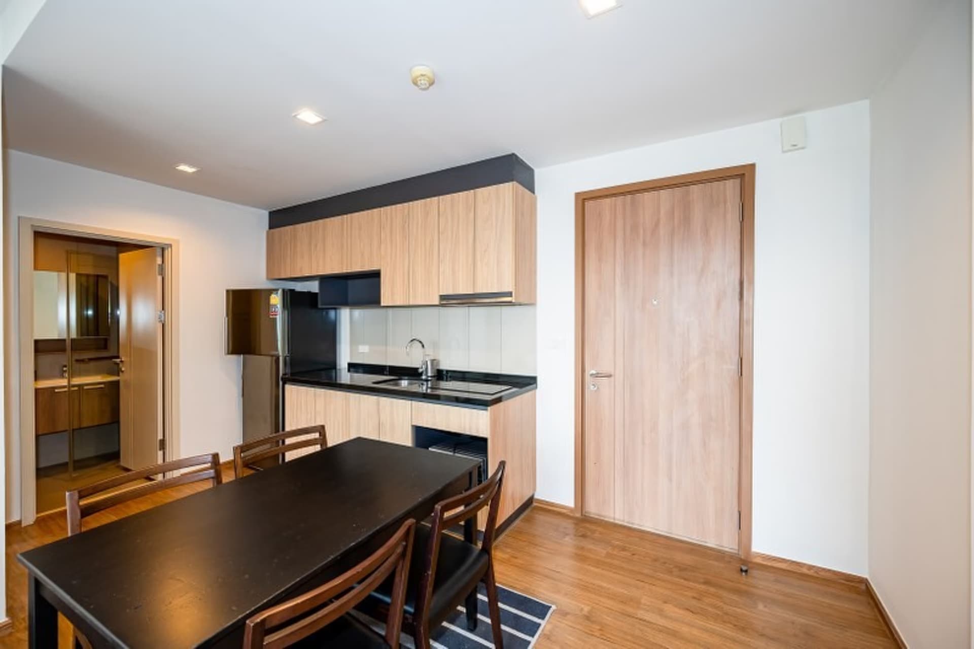 2 Bed Condo for Rent in Watthana - Image 2