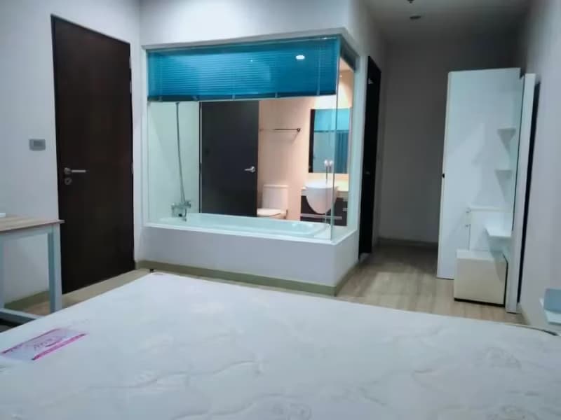 1 Bedroom Condo
