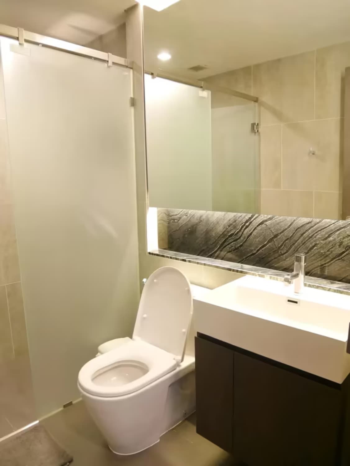 Condo for Rent at The Lumpini 24 - Image 9