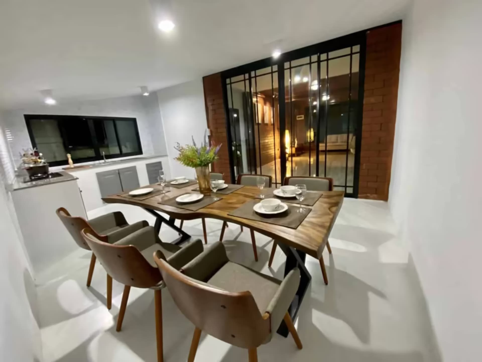 2 Bedroom House - Image 8
