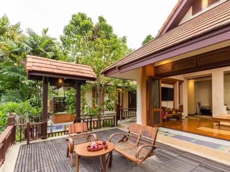 6 Bedroom House