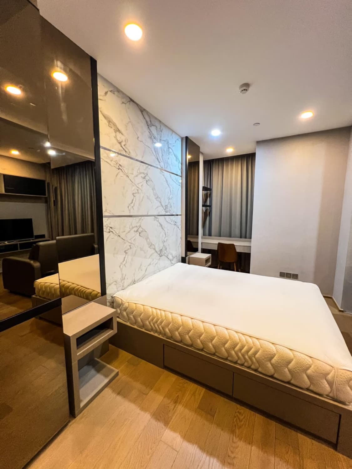 1 Bed Condo for Rent in Bang Rak - Image 5