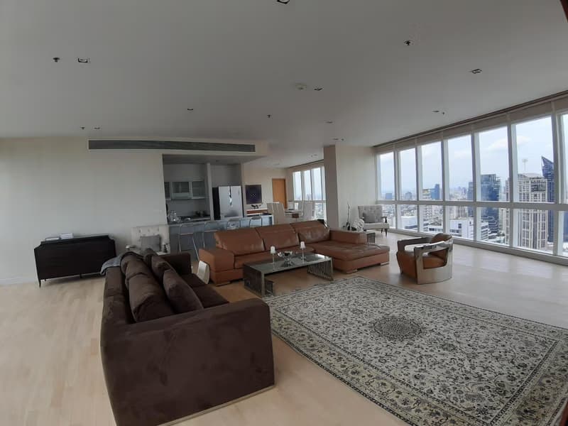 3 Bed Condo for Rent in Khlong Toei