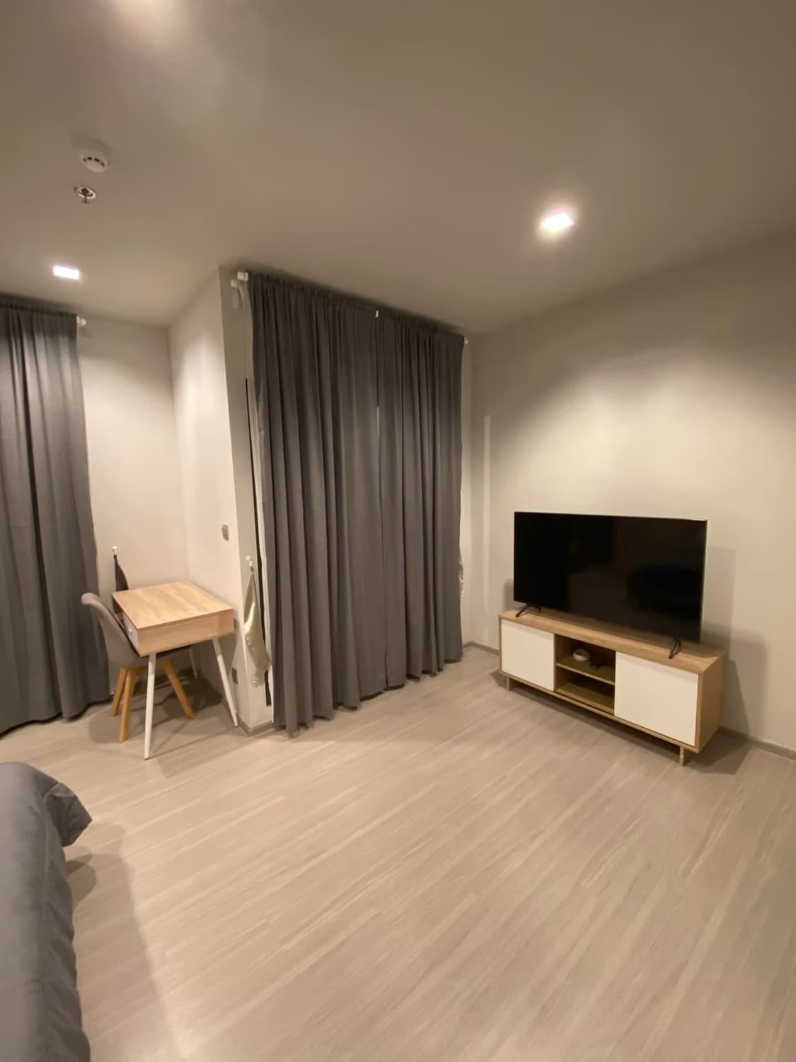 1 Bed Condo for Rent and Sale  Near Phra Ram 9 MRT - Image 5