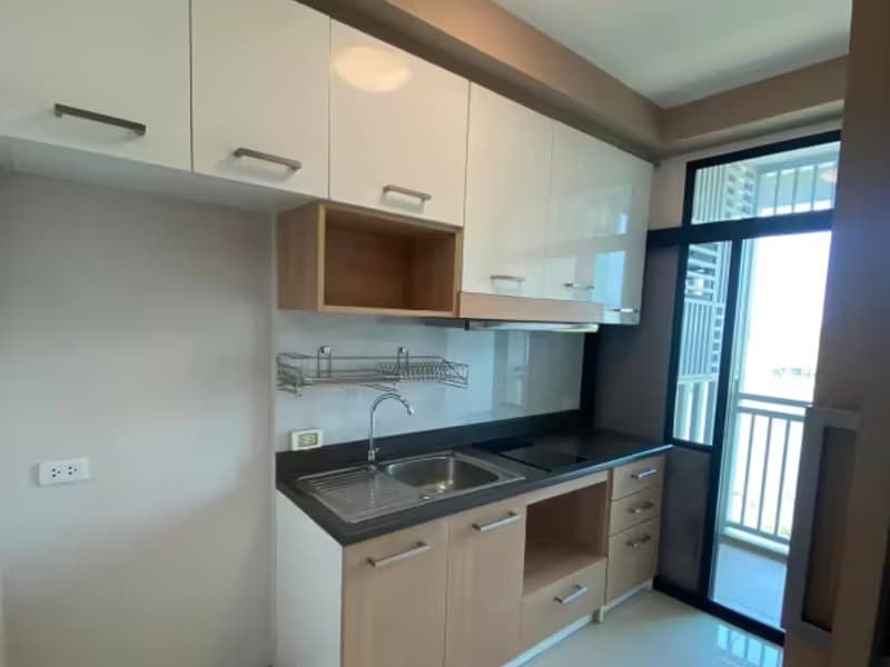 1 Bedroom Condo
