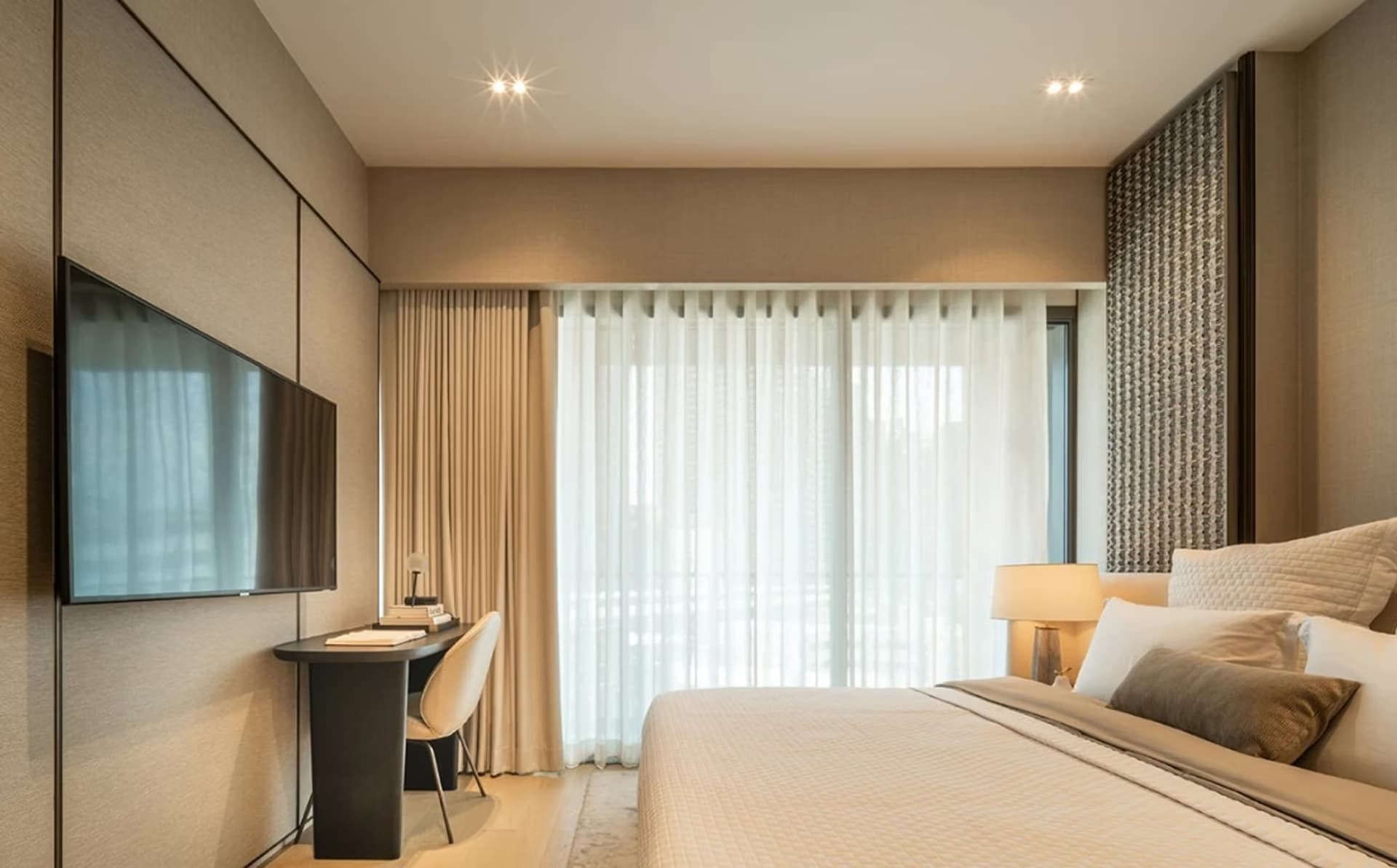1 Bed Condo for Sale in Watthana - Image 2