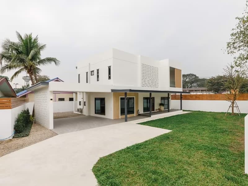 5 Bed House for Sale in Saraphi