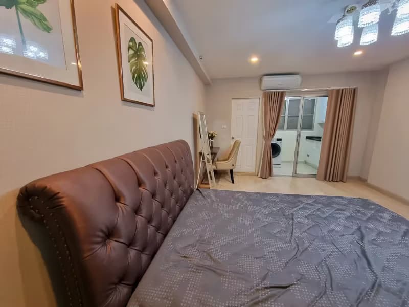 1 Bedroom Condo