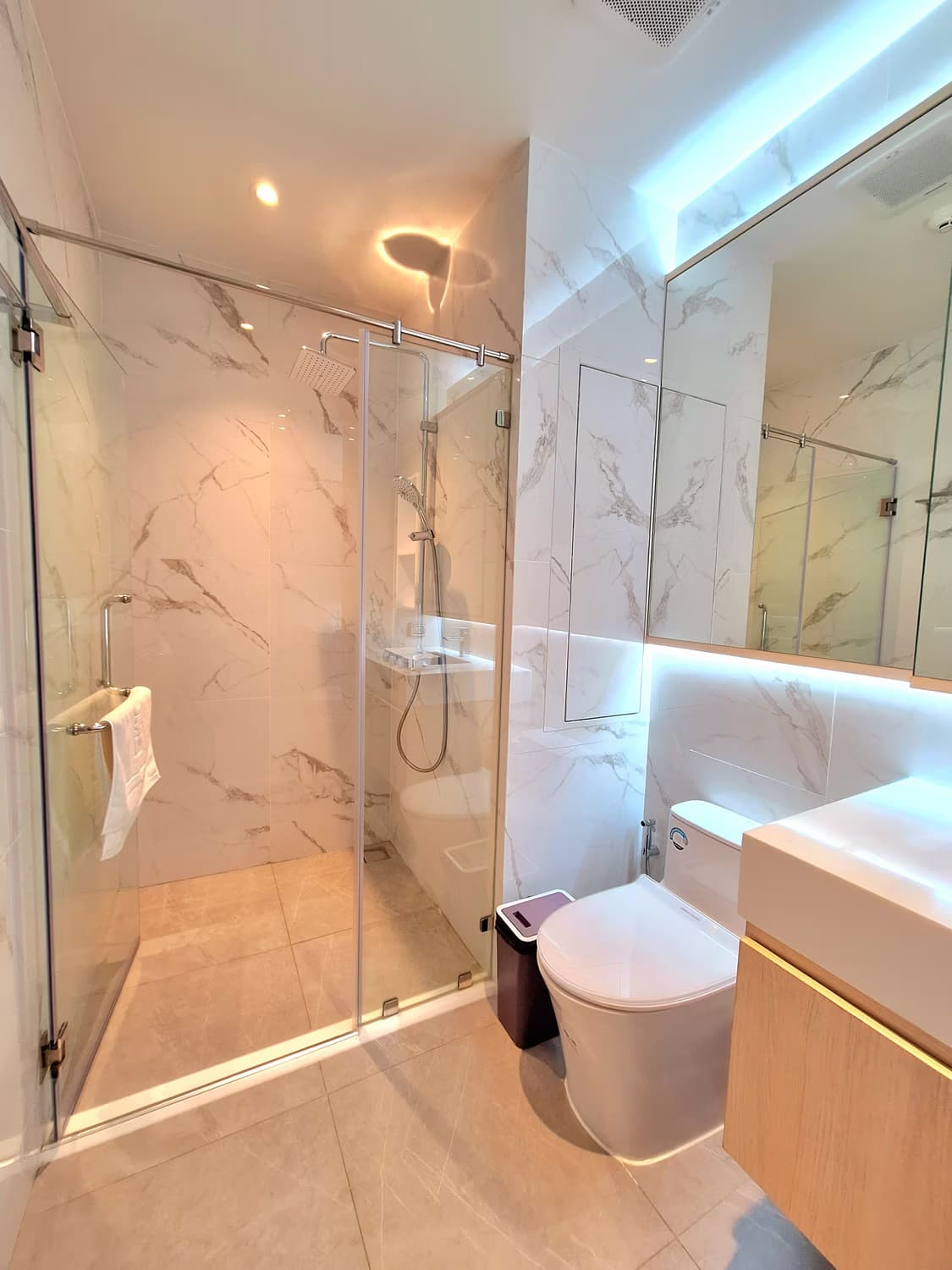 Condo for Rent at Bearing Residence - Image 8