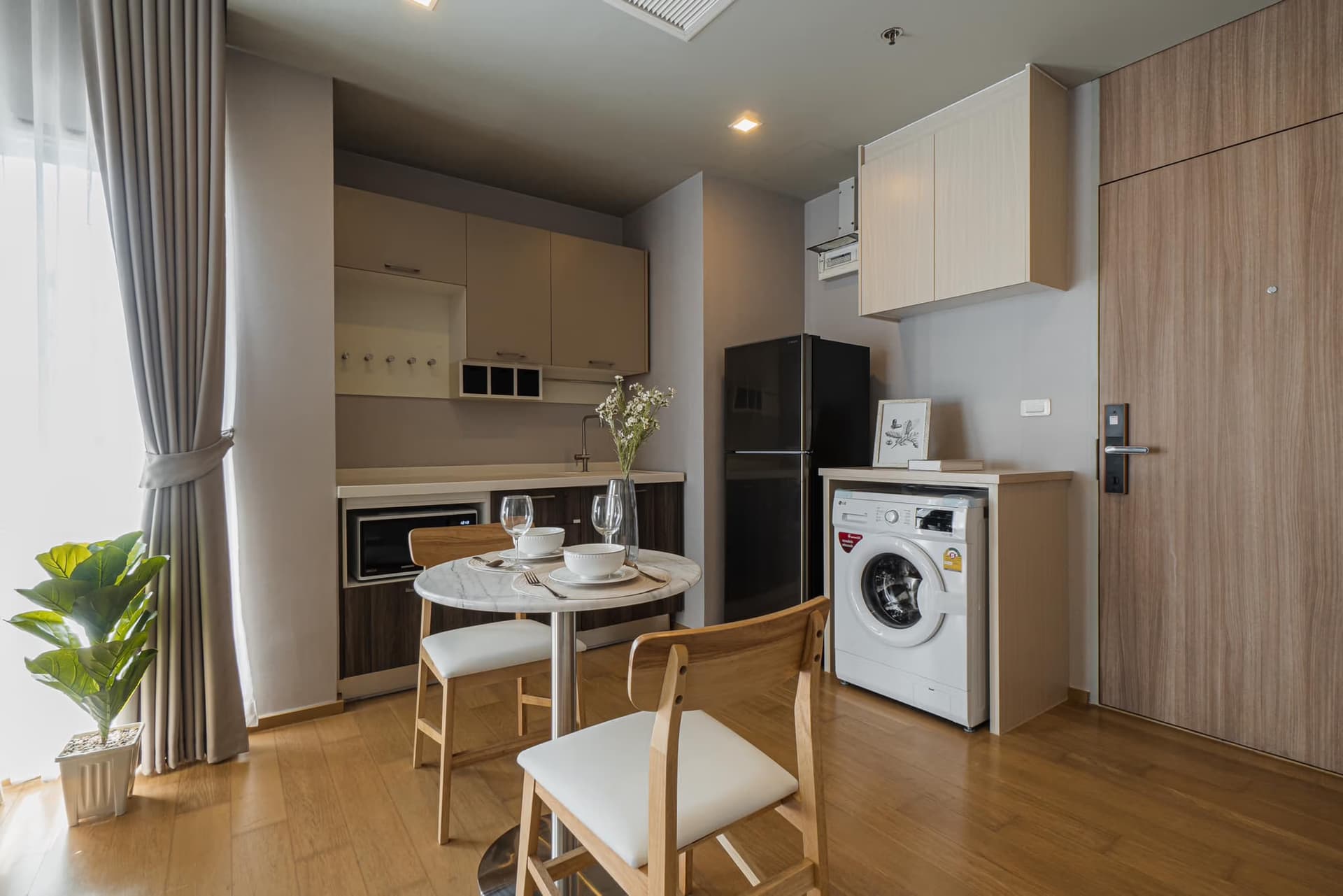 1 Bed Condo for Rent and Sale  Near Phaya Thai BTS - Image 3
