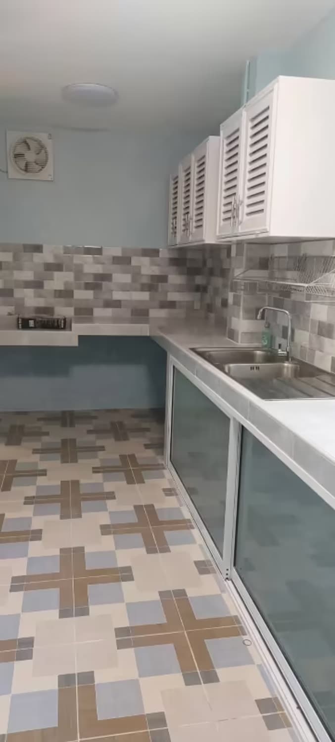 4 Bedroom House - Image 11