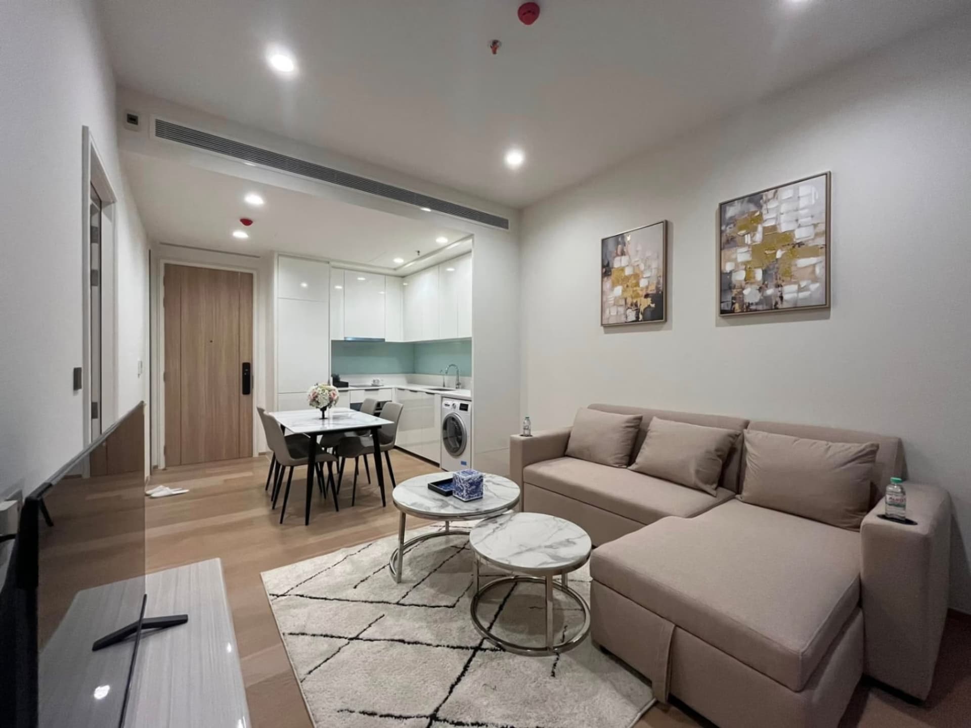 1 ห้องนอน คอนโด สำหรับ จำหน่าย ใน บางรัก - Image 2