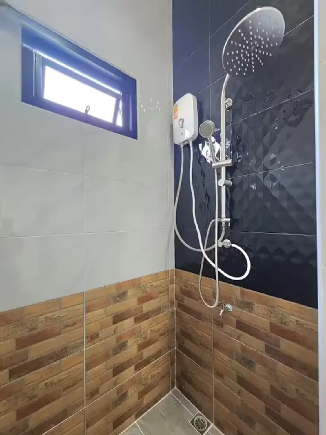 3 Bedroom House - Image 4