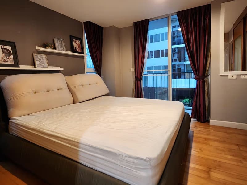 2 Bed Condo for Rent in Khlong San