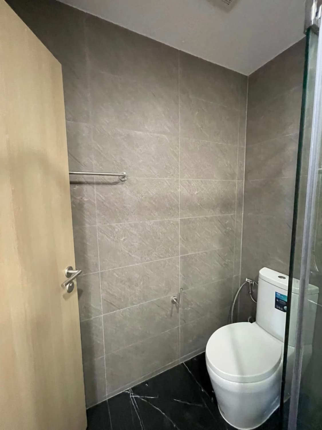 2 Bed Condo for Sale in Phra Khanong - Image 9