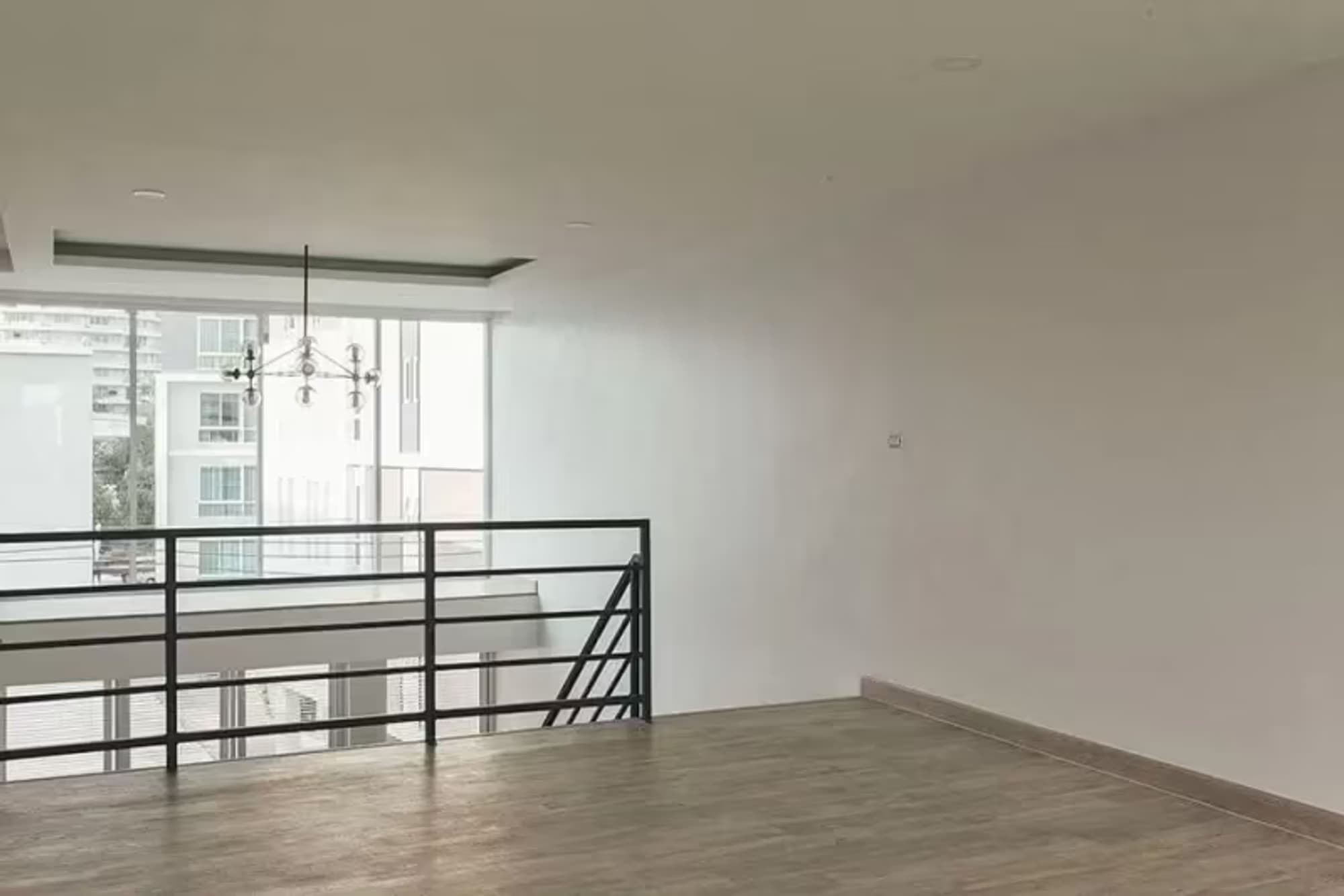 1 Bedroom House - Image 8