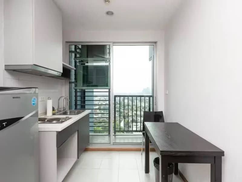 1 Bedroom Condo