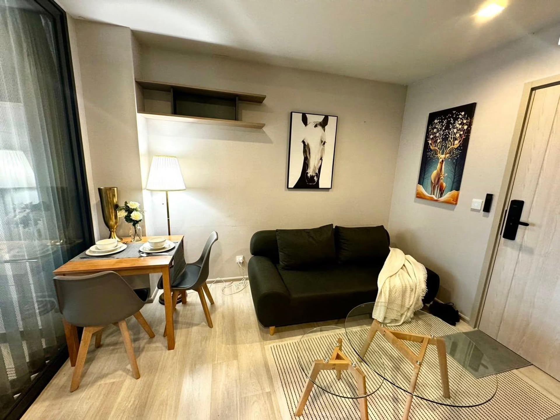 1 Bed Condo for Rent in Pathum Wan - Image 2