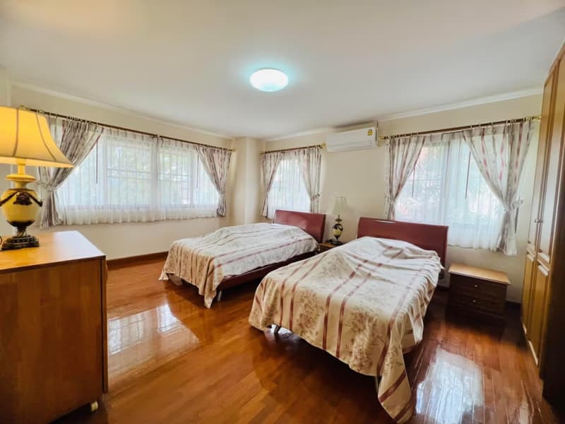 5 Bed House for Sale in Hang Dong