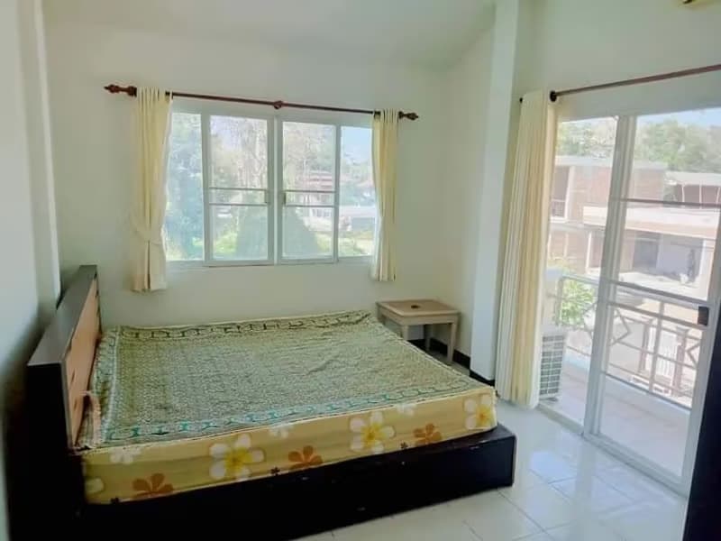 4 Bed House for Rent in Saraphi District