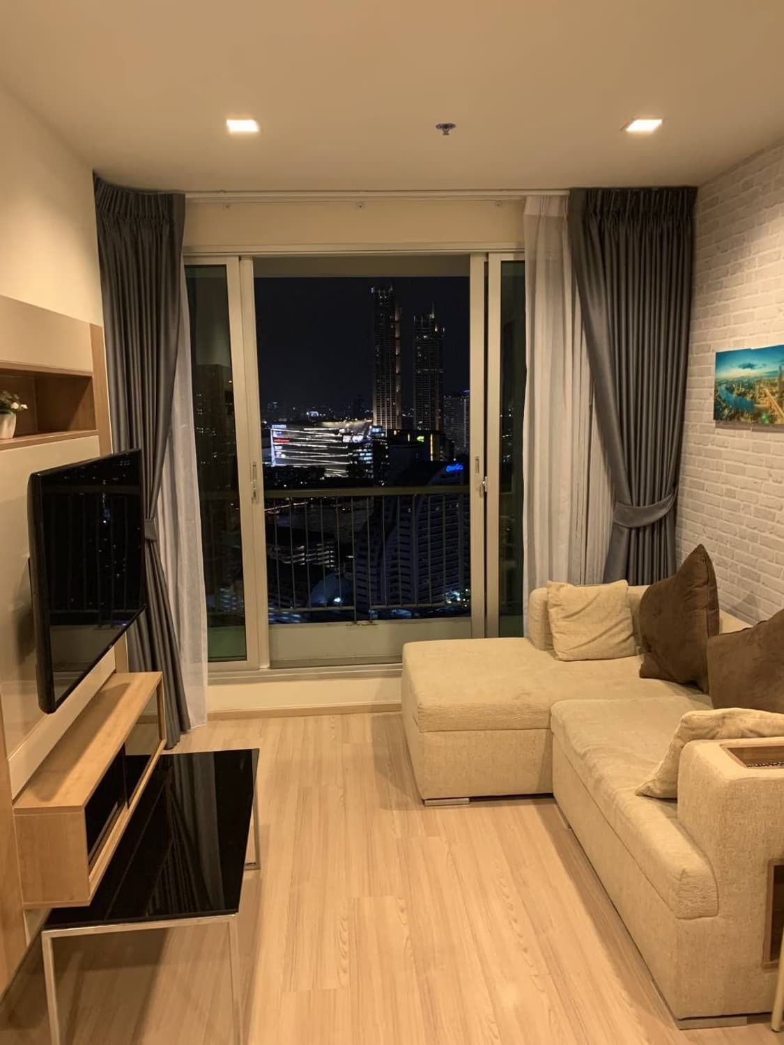 2 Bed Condo for Sale in Sathon - Image 1