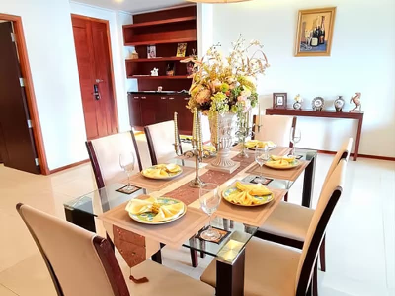  Piyathip Place Serviced Apartment