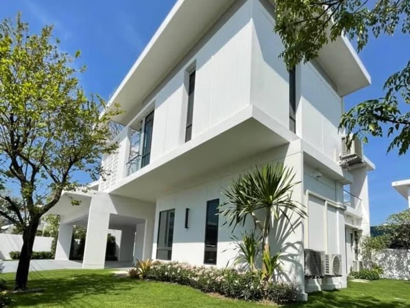 4 Bed House for Rent in อำเภอบางพลี