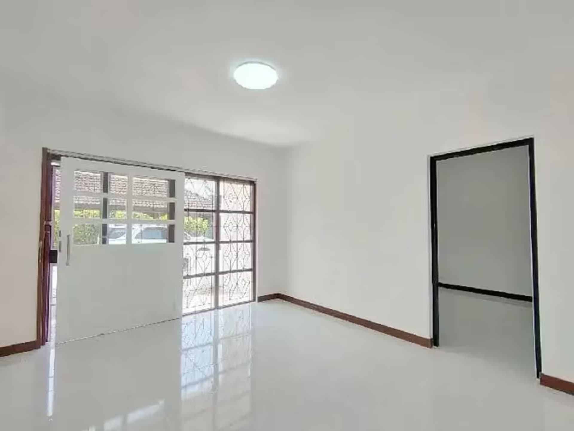 2 Bedroom House - Image 4