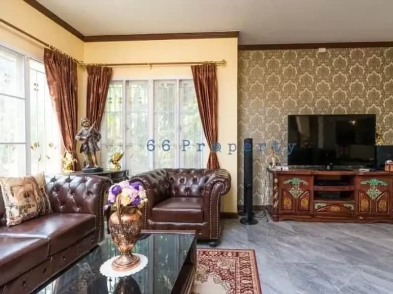 6 Bedroom House