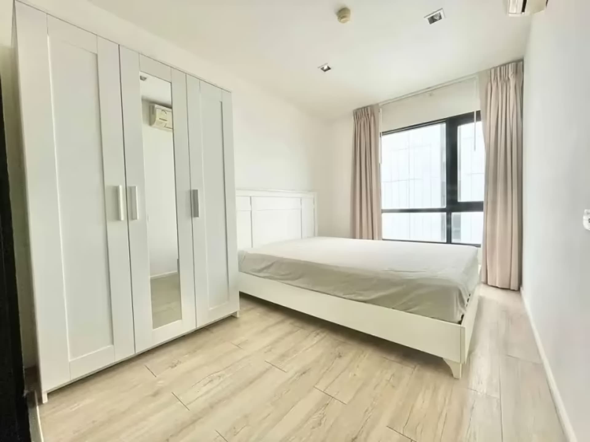 1 Bedroom Condo - Image 6