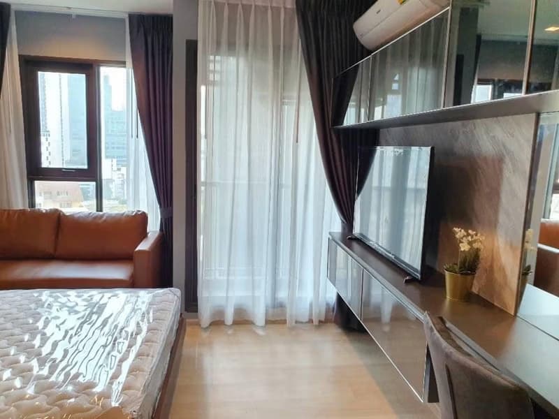 Condo for Rent at Life One Wireless
