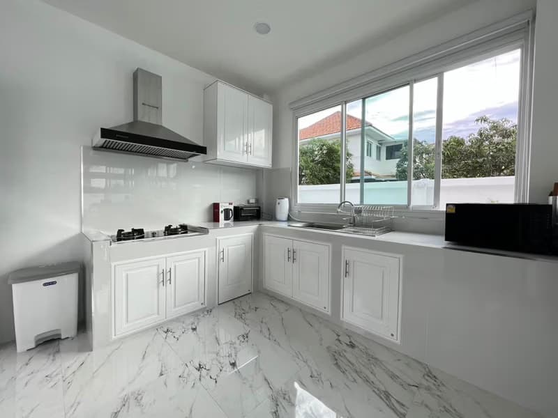 5 Bed House for Rent in Lat Krabang