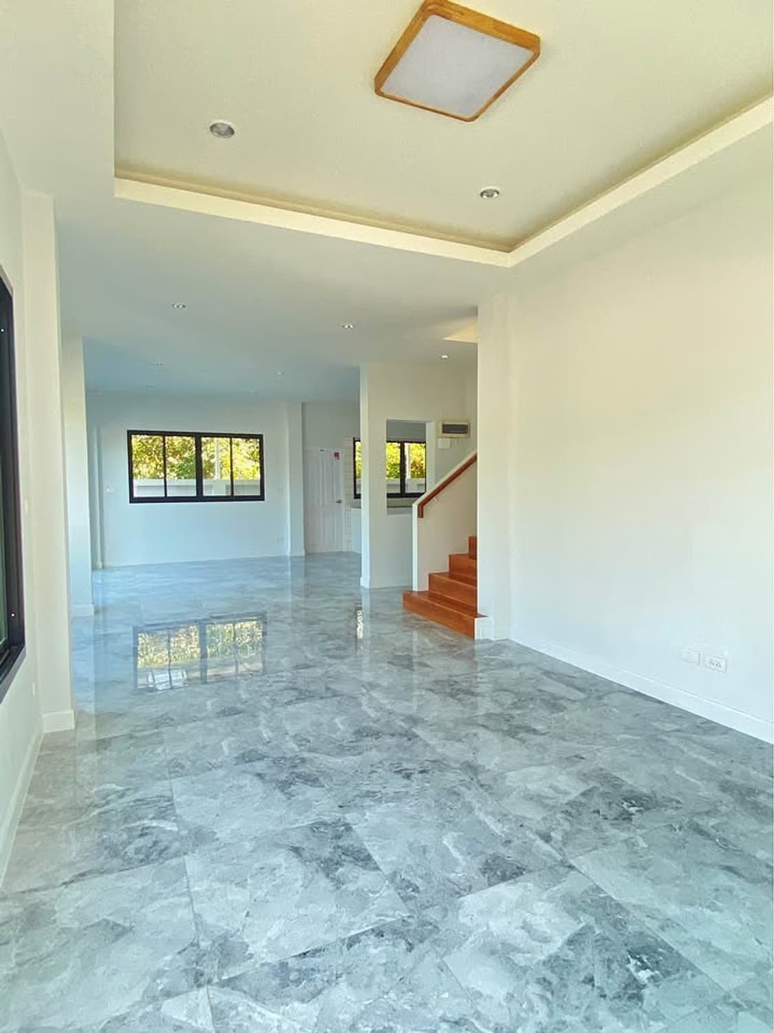 3 ห้องนอน บ้าน สำหรับ ขาย ใน Saraphi District - Image 2