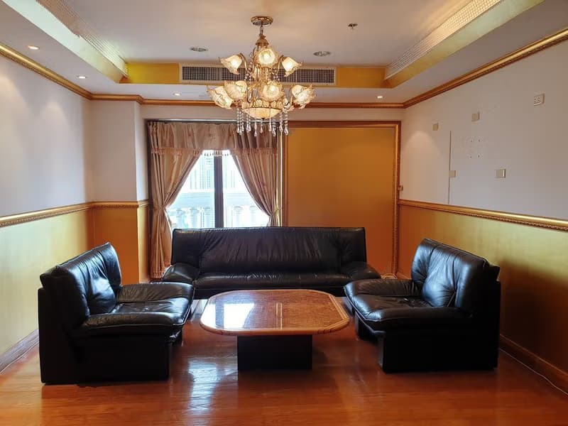 5 Bed Condo for Rent in Bang Rak