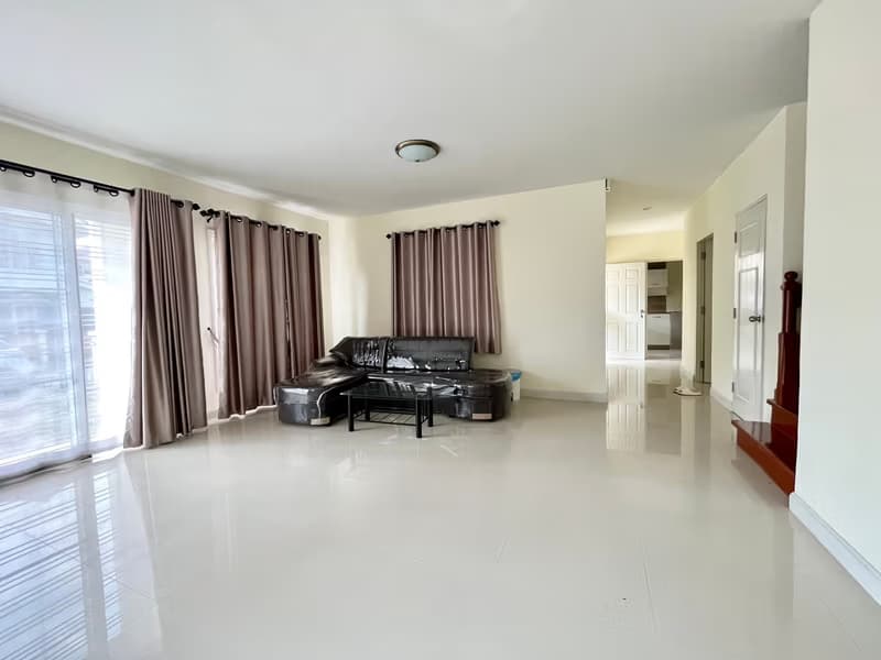 4 Bed House for Sale in San Kamphaeng